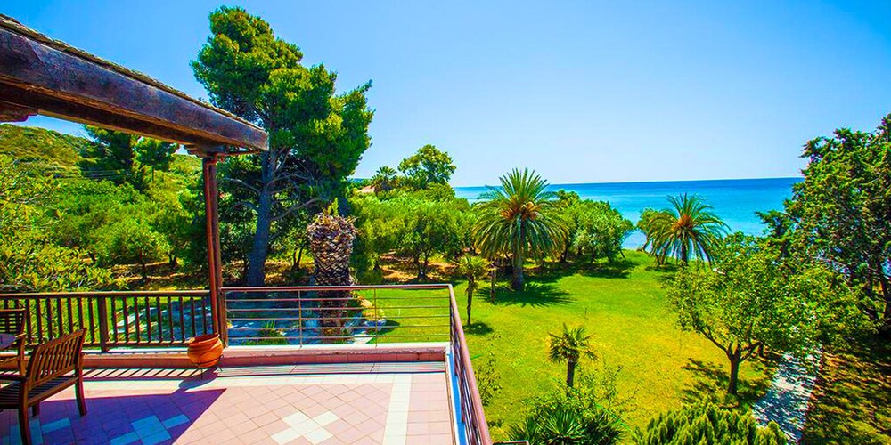 Malt Beachfront Villa — 4-Star Luxury Hotel in Kassandreia, Greece