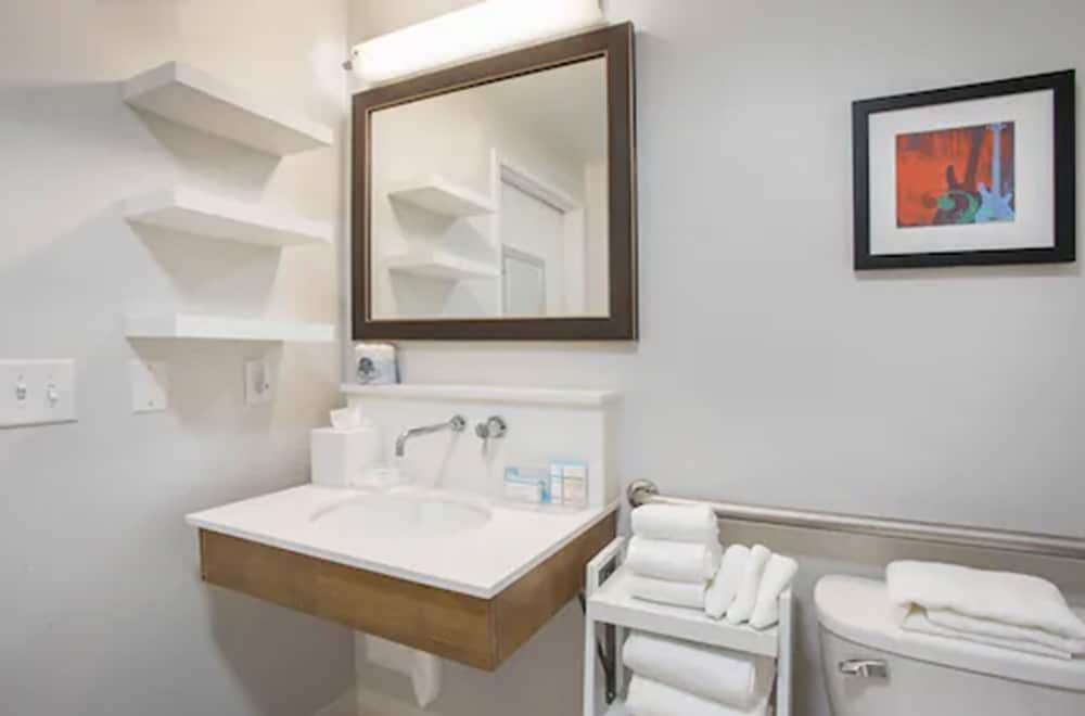 Hampton Inn White House - photo 36