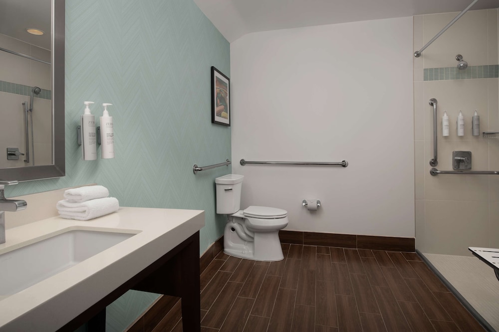 Hilton Garden Inn Marina Del Rey - photo 23