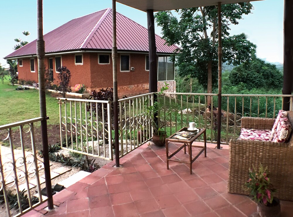 Unity Ecovillage - carbon neutral hotel in Cape Coast