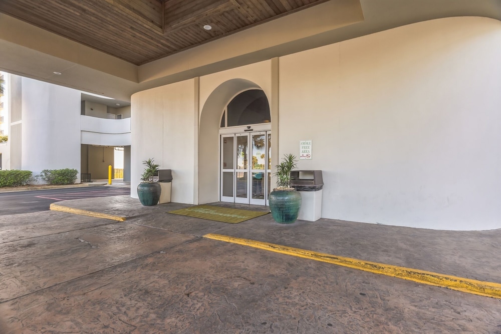 Stunning Oceanfront Condo with Resort Amenities condo - photo 33