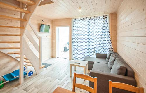 2 Bedroom Awesome Home In Sarbinowo — 4-Star Luxury Hotel in Mielno, Poland