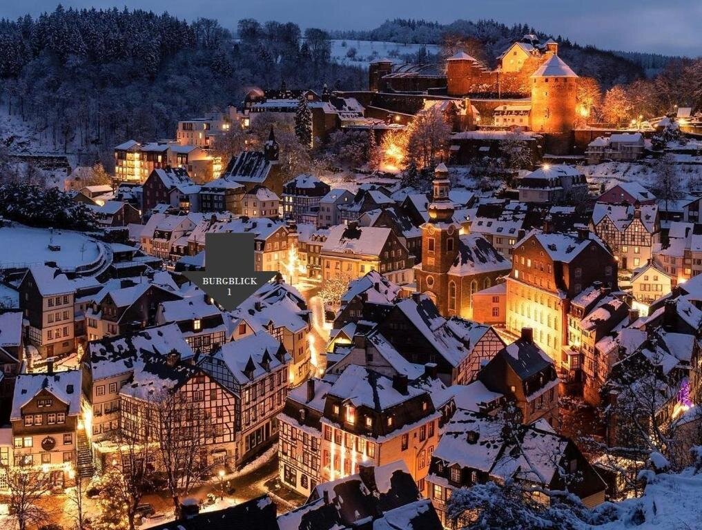 Holiday House Burgblick1 With Terrace Vosproperties — 4-Star Luxury Hotel in Monschau, Germany