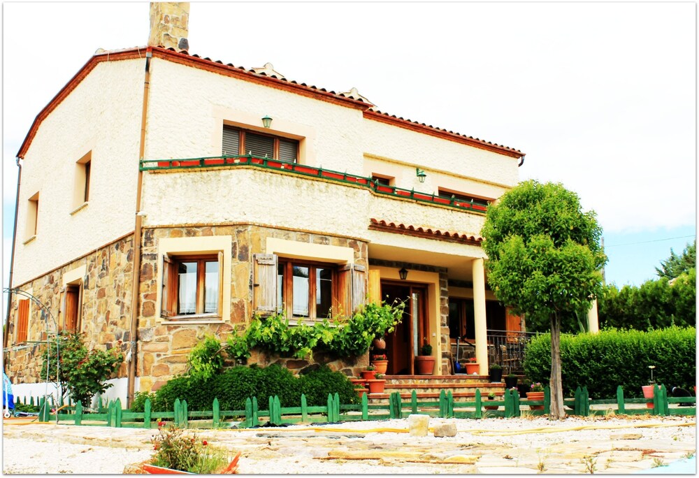 Casa Sol Numantino — 4-Star Luxury Hotel in Garray, Spain