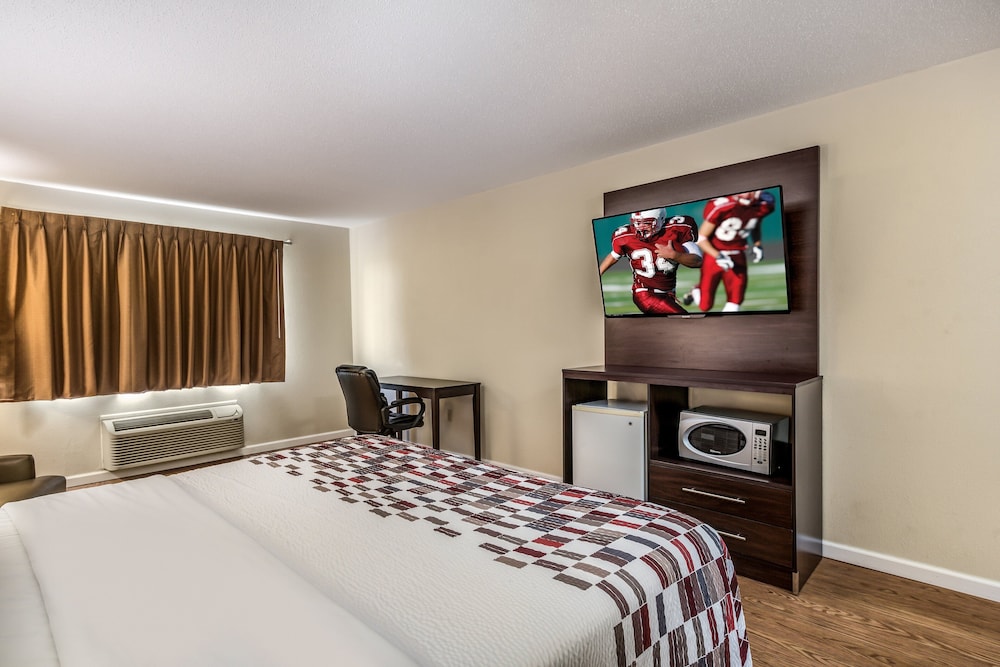 Red Roof Inn & Suites Wapakoneta - photo 17