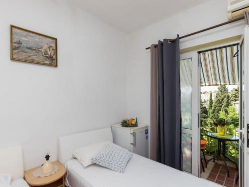 Guest House Bradas Twin Room with Shared Bathroom No4