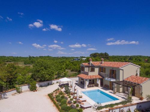 Wonderful Villa Gracia Patricia with Private Pool by Wiibuk — 4-Star Luxury Hotel in Svetvincenat, Croatia