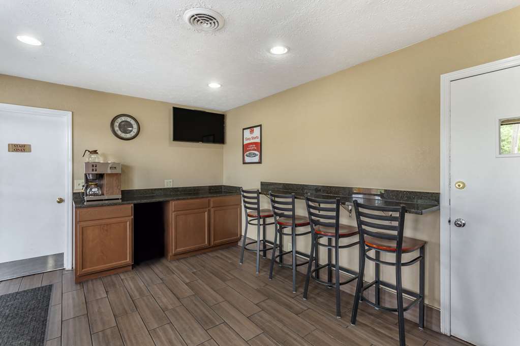 Econo Lodge Nashville North - photo 6