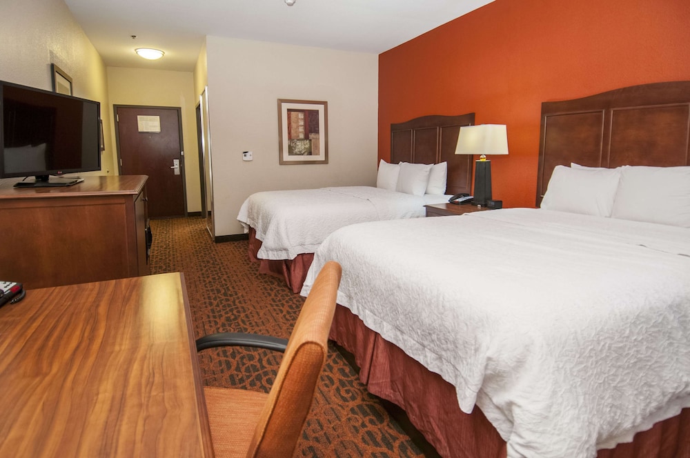 Hampton Inn & Suites Waxahachie - photo 8