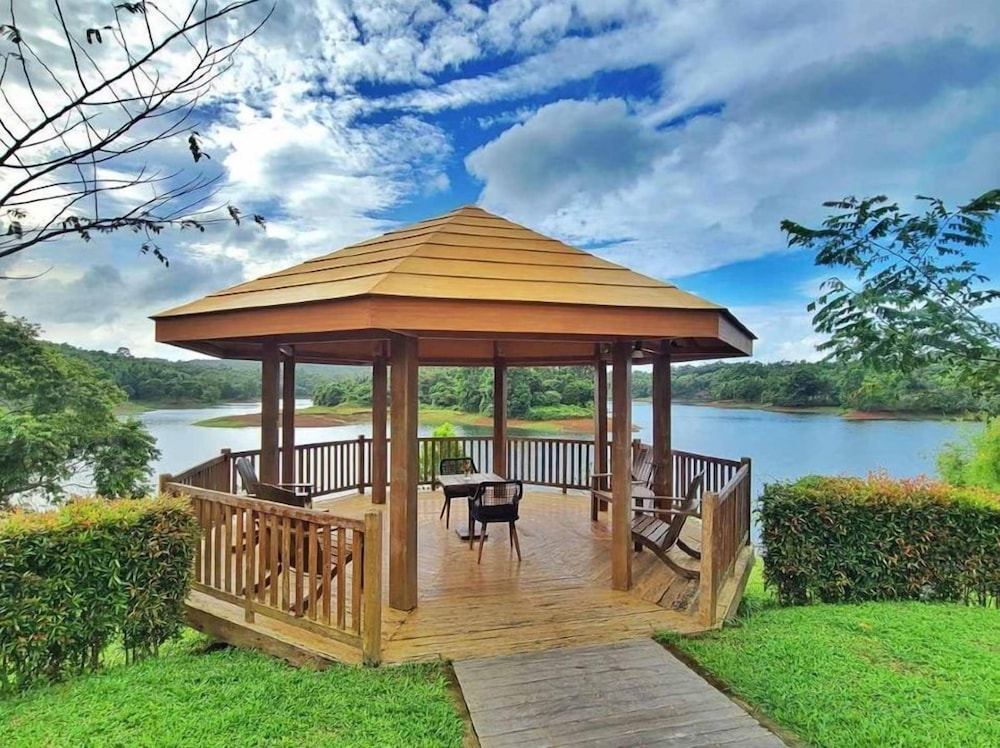 Sofia's Lake Resort — hotel in Cavinti