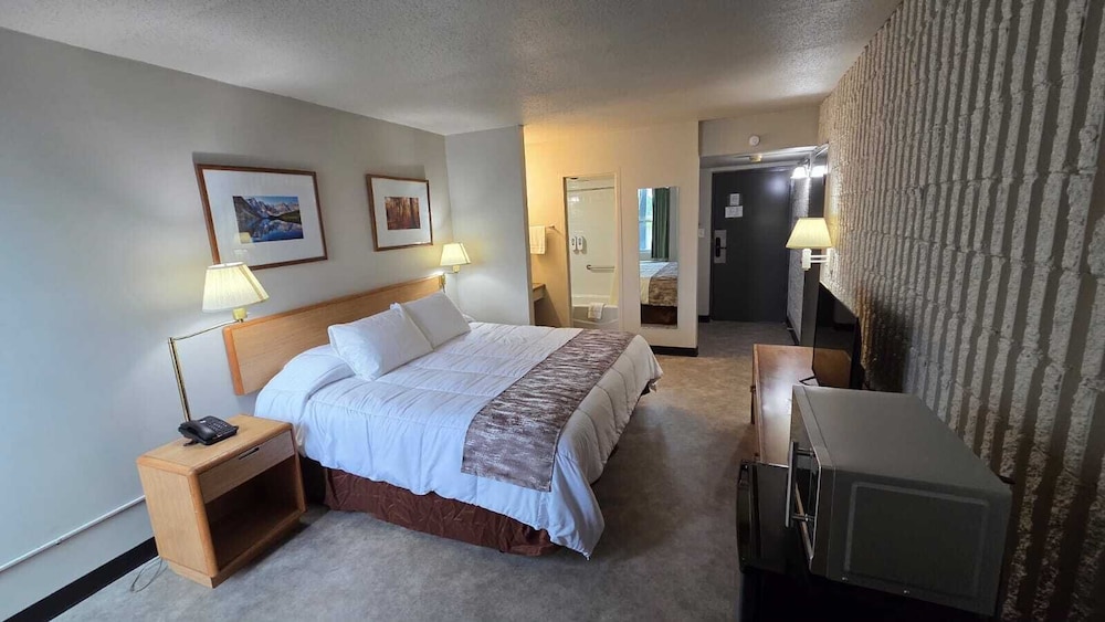 Smartwood Inn - photo 8