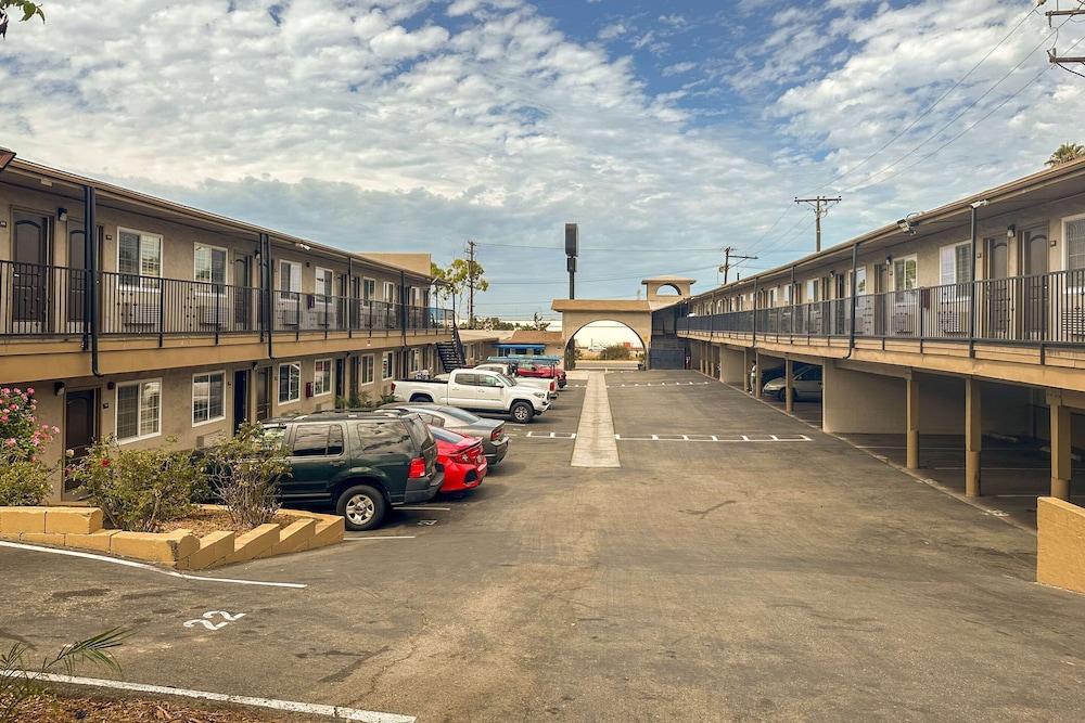 Rodeway Inn National City San Diego South - photo 32