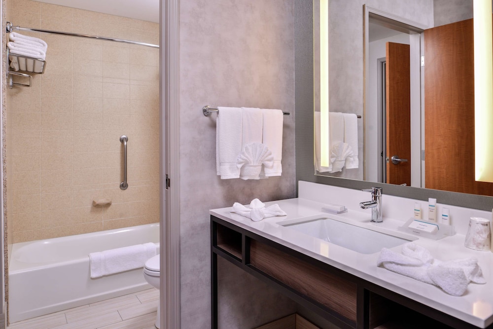 Hilton Garden Inn Bend - photo 53