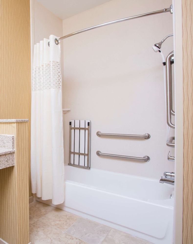 Hampton Inn Shawnee - photo 20