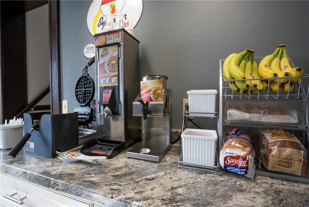 Super 8 by Wyndham Miles City - photo 37