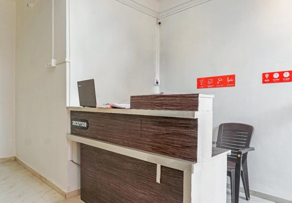 OYO 19680 Suman Lodging - last minute hotel in Kolhapur
