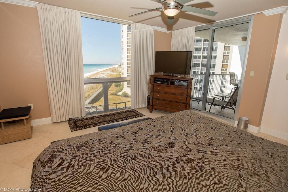 Shoreline Towers 1052 2 Bedroom Condo by RedAwning - photo 19