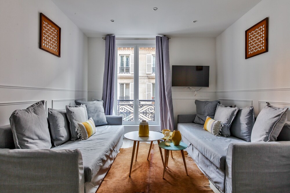 18 Luxury Parisian Home Montorgueil 2 — 4-Star Luxury Hotel in Paris, France