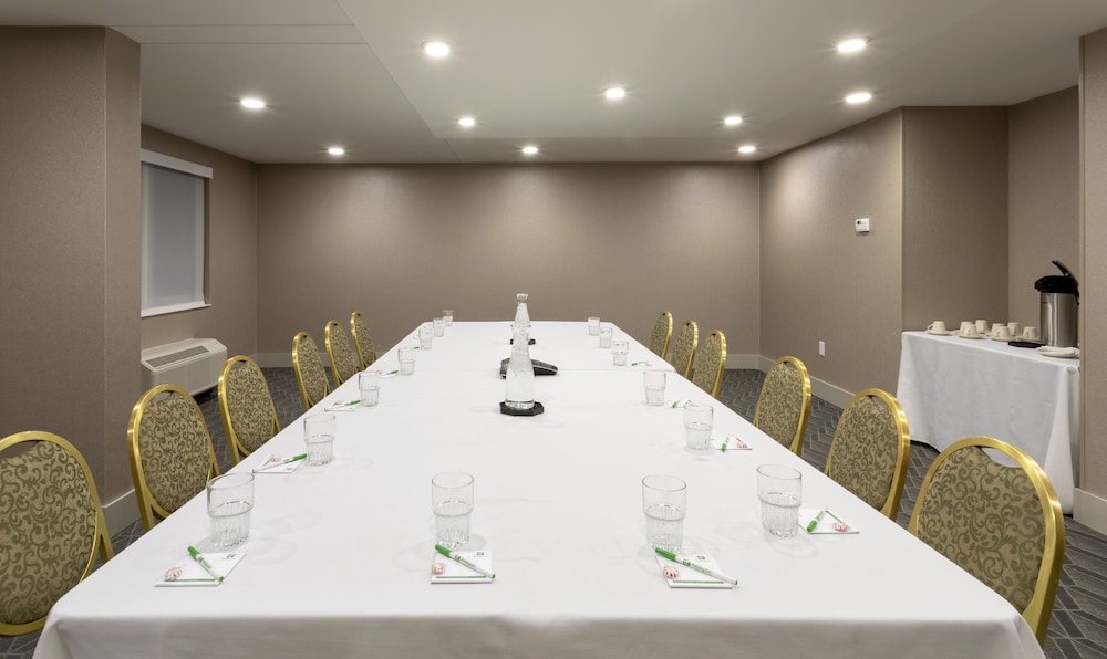 Holiday Inn Marquette by IHG - photo 42