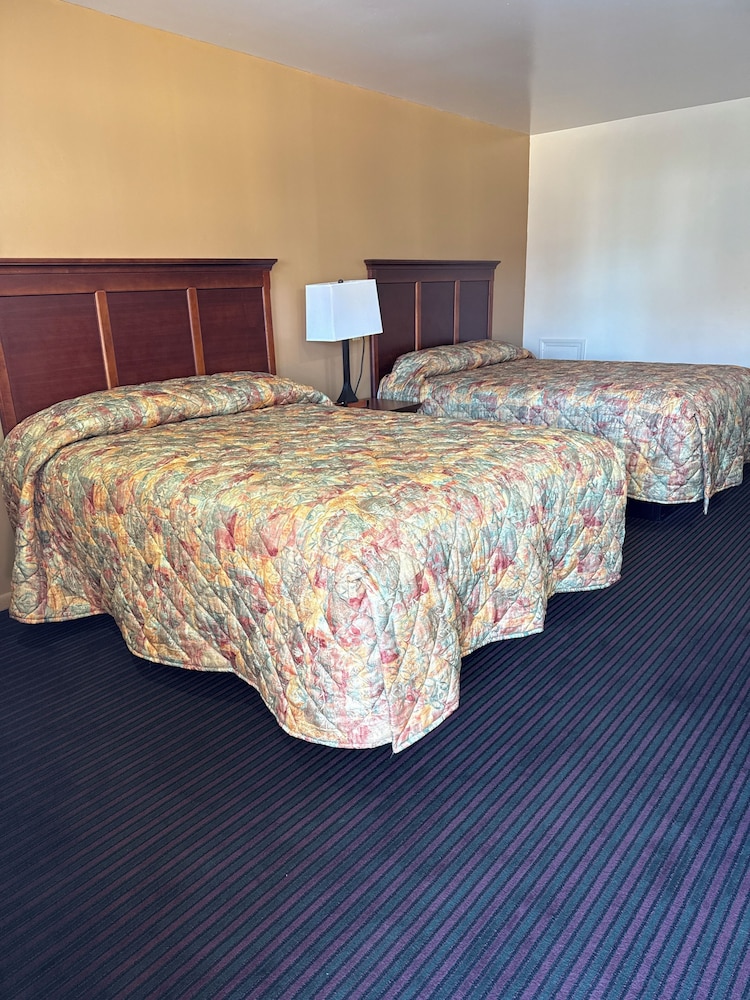 Deluxe Inn — Hebron