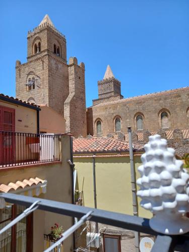 Balcone delle mura — 4-Star Luxury Hotel in Cefalu, Italy