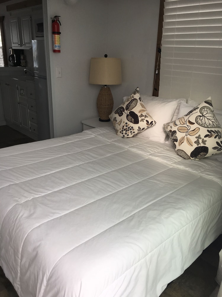 Mangrove Marina and Resort Aqualodge Houseboats - photo 4