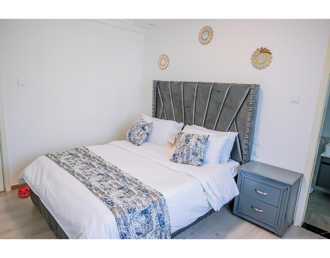 2 Bedroom Skyview Retreat at GoldPark Homes by Lulu Homes