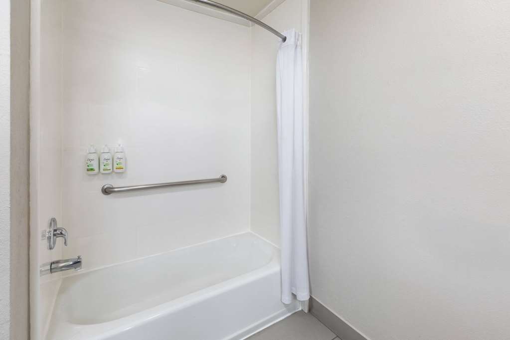 La Quinta Inn & Suites by Wyndham North Orem - photo 21