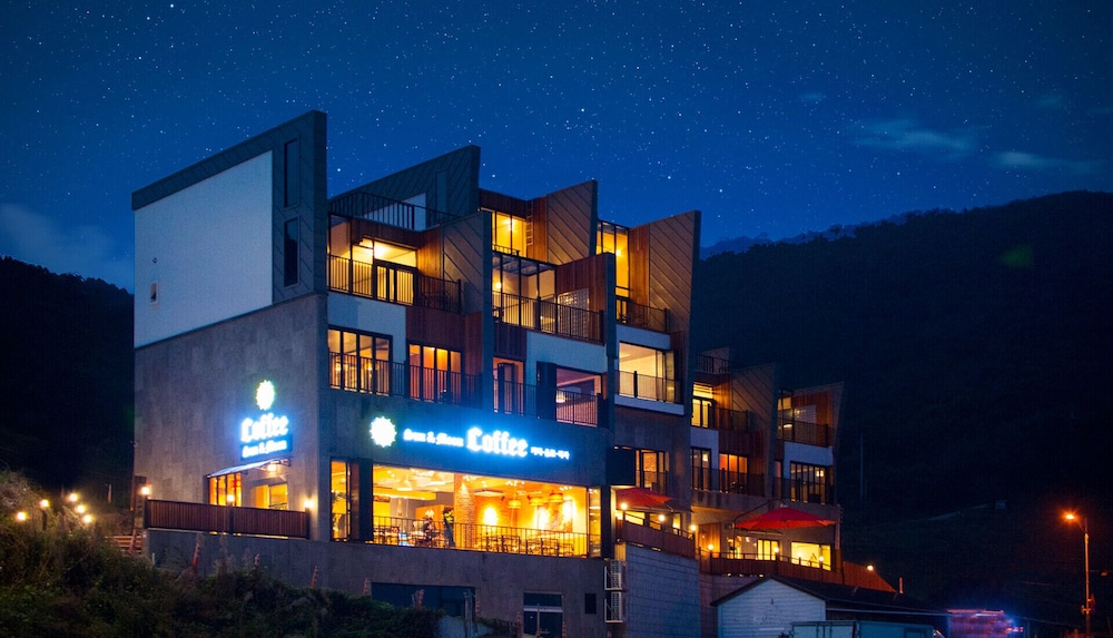 Sun&Moon Pool Villa — 4-Star Luxury Hotel in Busan, South Korea