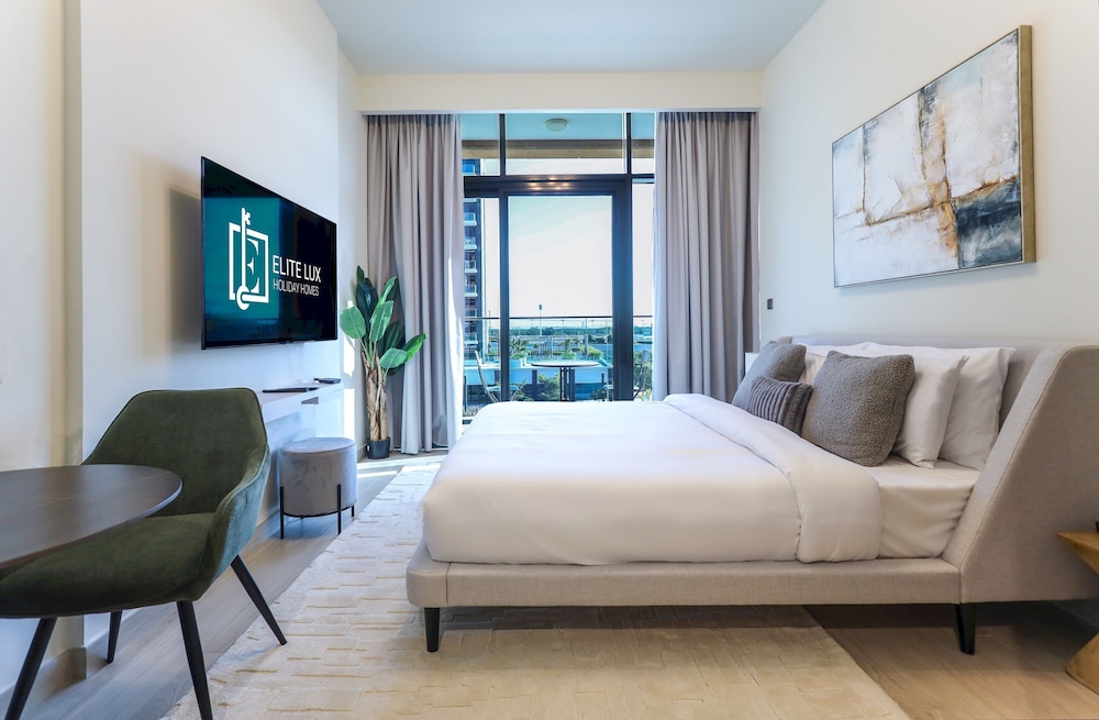 Elite LUX Holiday Homes Sleek Studio in Azizi Riviera Prime Location Dubai — 4-Star Luxury Hotel in Dubai, United Arab Emirates
