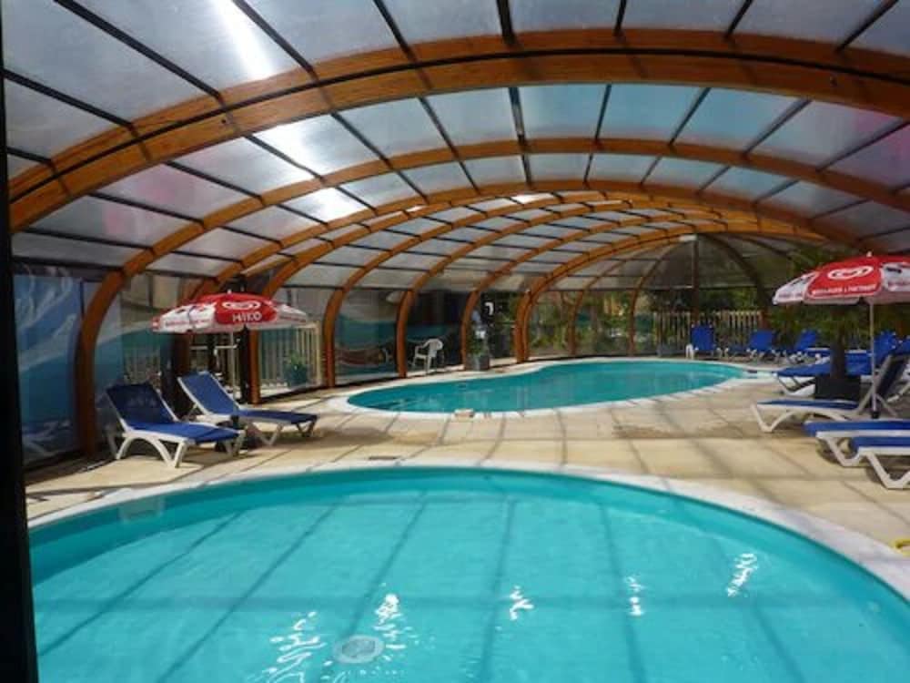 Camping Pommiers des Trois Pays — 4-Star Luxury Hotel in Licques, France