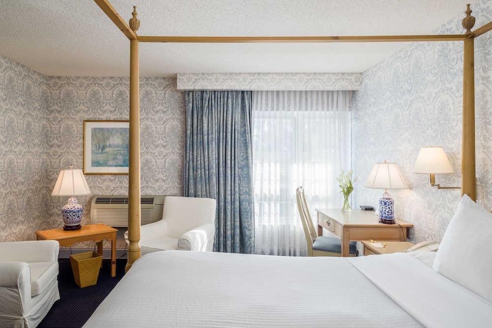 The Farmington Inn & Suites - photo 12