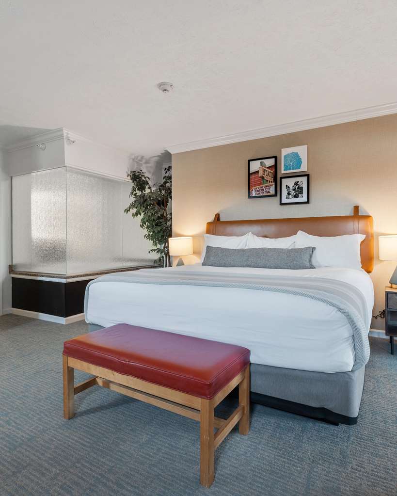 Cherry Tree Inn & Suites - photo 17