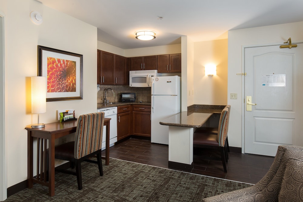 Staybridge Suites Toledo Maumee by IHG - photo 7