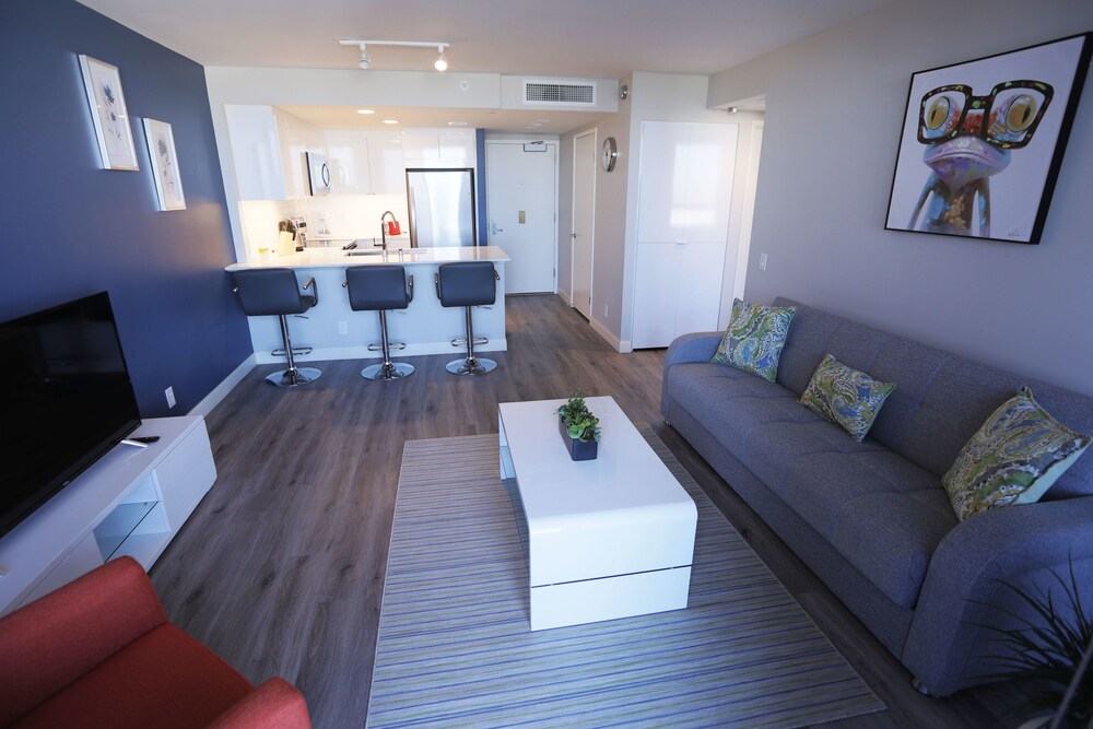 Downtown Cosmopolitan Suites - photo 14