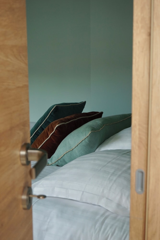 Hôtel les Bains in Lancieux, France