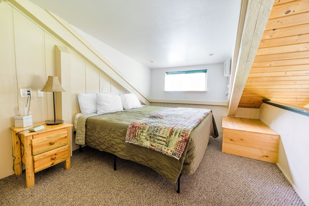 Lakeside Resort and Motel - photo 18