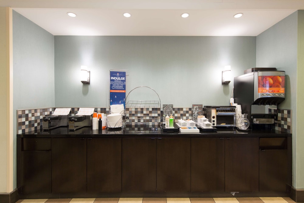 Hampton Inn Philadelphia Plymouth Meeting - photo 20