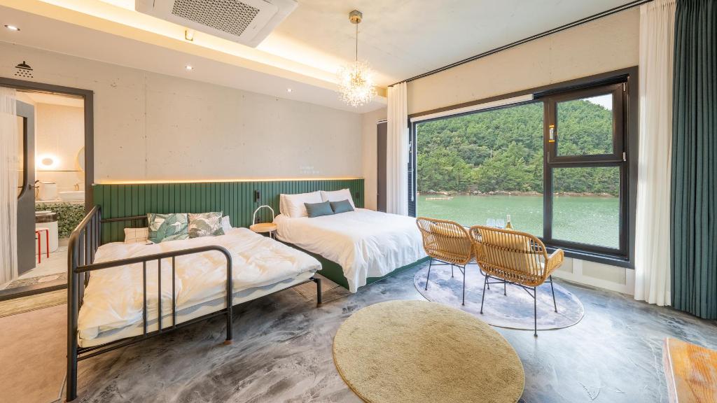 Tongyeong Badauigibunpulbilla in Kosong, South Korea