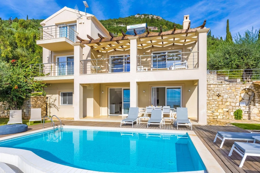 Villa Penelope — 4-Star Luxury Hotel in Corfu, Greece