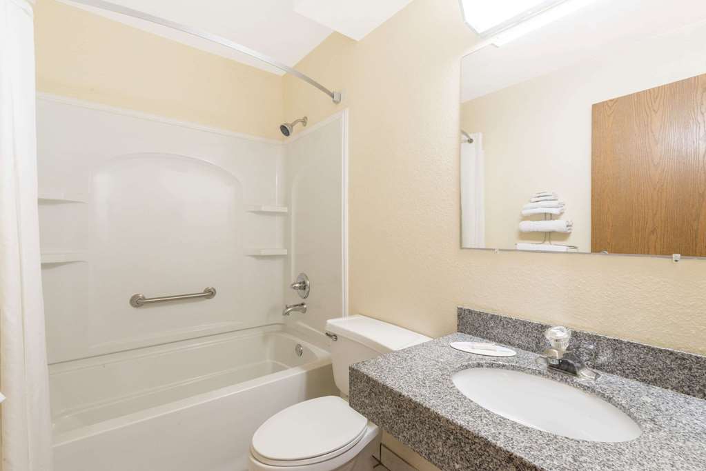 Super 8 by Wyndham Corbin London KY - photo 4