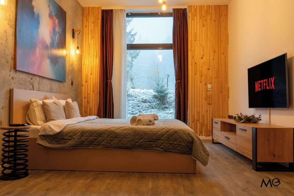 MoHost Silver D Luxury Apartment — 4-Star Luxury Hotel in Brasov, Romania