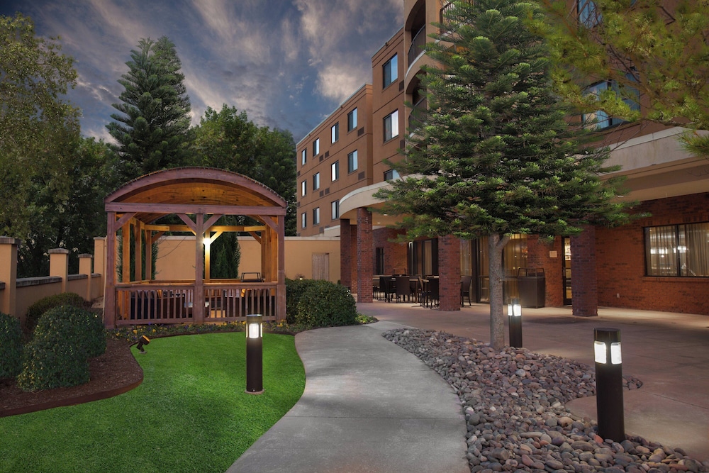 Courtyard by Marriott Fayetteville - photo 15