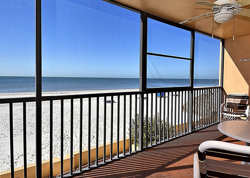 Villa Madeira 204 Premier — 4-Star Luxury Hotel in Saint Pete Beach, United States