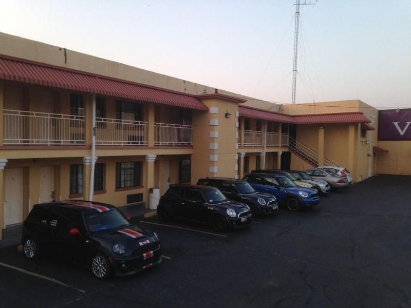 Vista Inn & Suites Memphis - photo 8