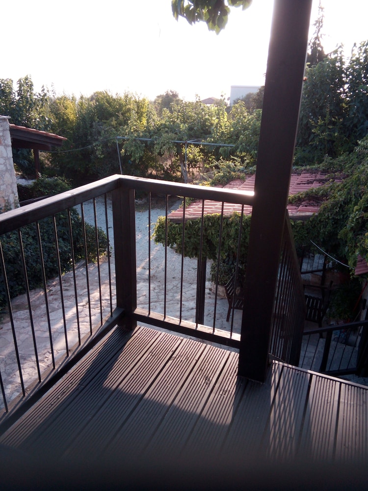 Loxandra Inn — hotel in Pegeia