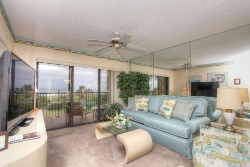 Lands End 8 305 Direct Gulf Front Tranquility in Saint Pete Beach, United States