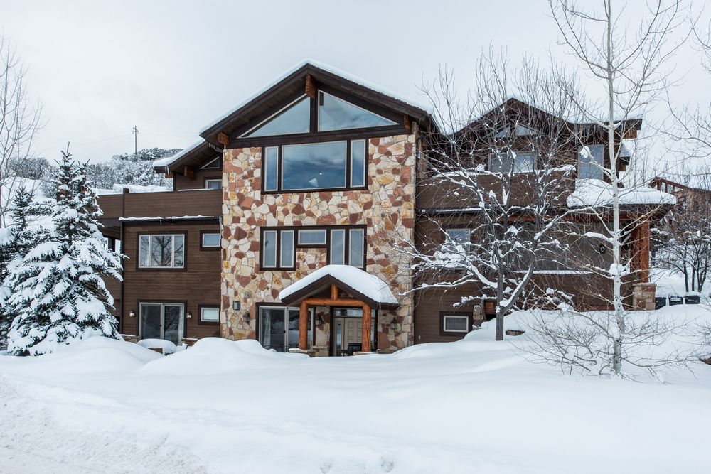 Bear Hollow Village 7 Bedroom by All Seasons Resort Lodging — 4-Star Luxury Hotel in Bridgeport, United States