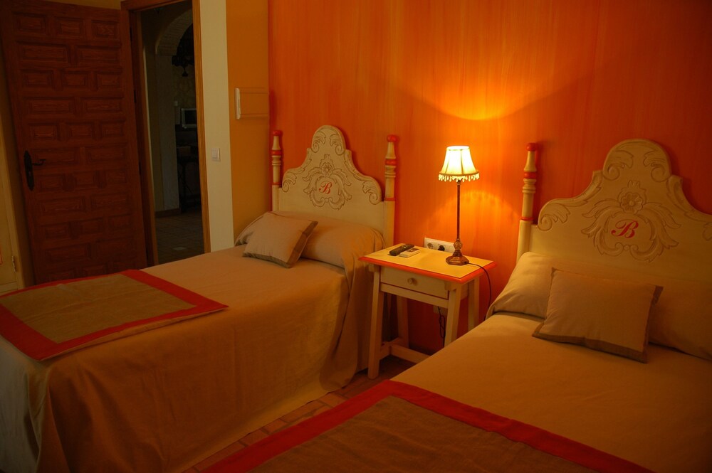 Hotel Rural Molino la Boticaria — hotel in Marchena