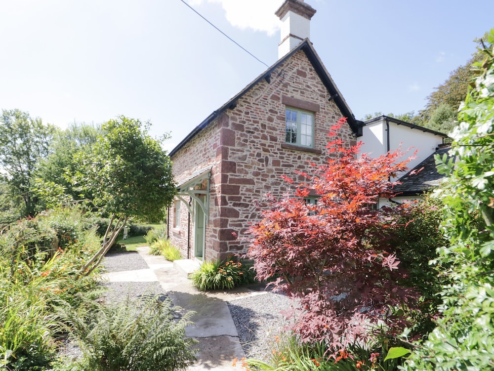 Caldhu Cottage — 4-Star Luxury Hotel in Whitehaven, United Kingdom